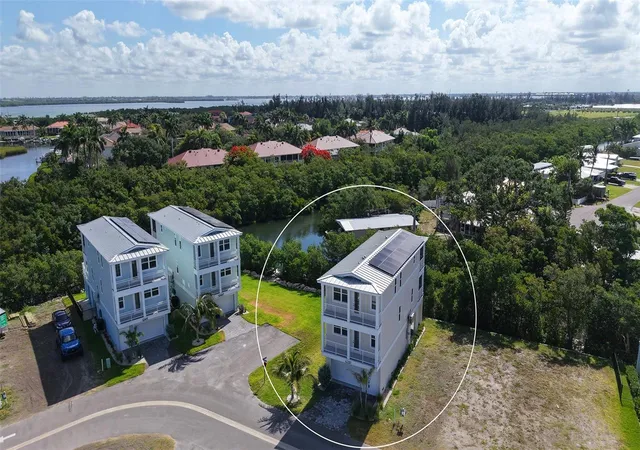 Photo 3 of Single family home for sale at 4207 Marina View Way, Cortez, FL 34215 | MLS# A4693423 | Listing updated on 2026-10-02