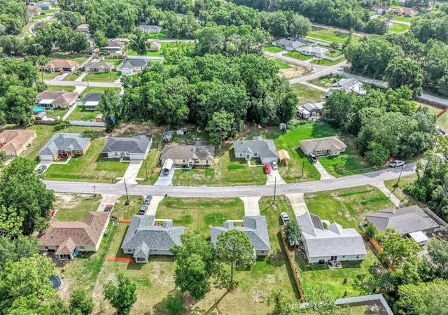 Photo 3 of Single family home for sale at 42 Water Trak Dr, Ocala, FL 34472 | MLS# O6407339 | Listing updated on 2026-07-24