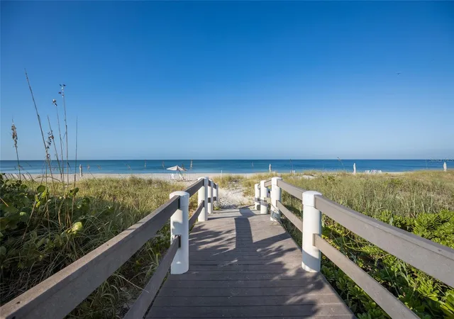 2nd image of 1095 Gulf Of Mexico Dr, Longboat Key, FL 34228