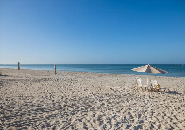 3rd image of 1095 Gulf Of Mexico Dr, Longboat Key, FL 34228