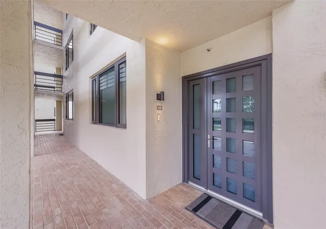 4th image of 1095 Gulf Of Mexico Dr, Longboat Key, FL 34228