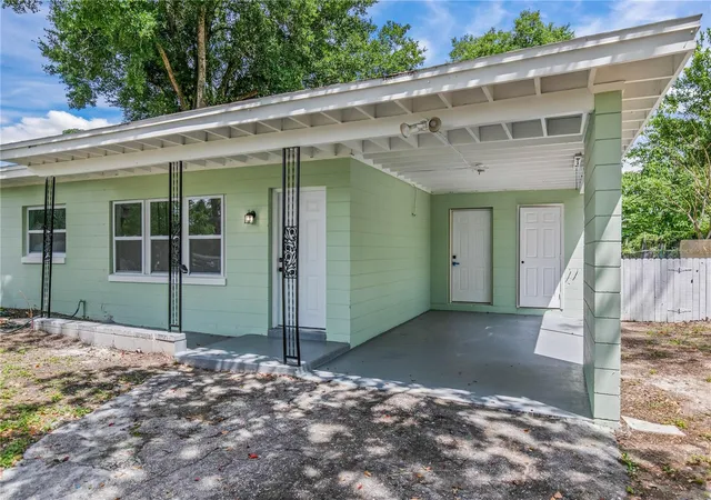 Photo 3 of Single family home for sale at 1435 Eden Dr, Apopka, FL 32703 | MLS# S5149798 | Listing updated on 2026-09-14