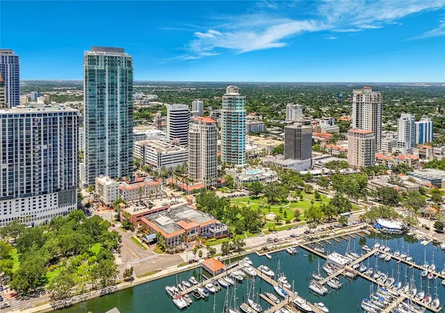 Photo 4 of Condo for sale at 100 1st Avenue N #1106, Saint Petersburg, FL 33701 | MLS# TB8507991 | Listing updated on 2026-08-12
