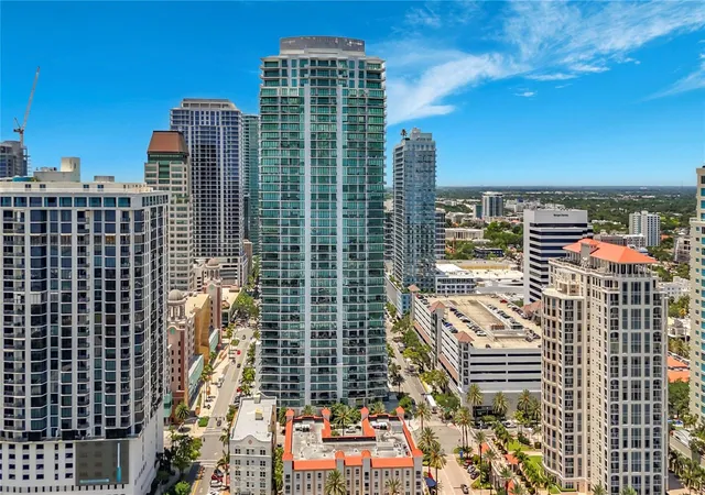 Photo 5 of Condo for sale at 100 1st Avenue N #1106, Saint Petersburg, FL 33701 | MLS# TB8507991 | Listing updated on 2026-08-12
