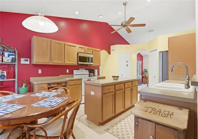 Photo 3 of Single family home for sale at 13056 Painted Bunting Ave, Weeki Wachee, FL 34614 | MLS# W7885712 | Listing updated on 2026-08-29
