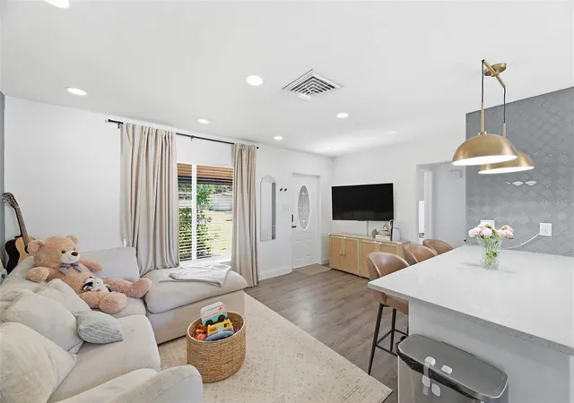 Photo 2 of Single family home for sale at 2150 76th Street N, St Petersburg, FL 33710 | MLS# TB8508040 | Listing updated on 2026-10-10