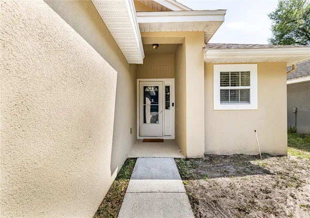 5th image of 31080 Lochmore Cir, Sorrento, FL 32776 | MLS# G5112308