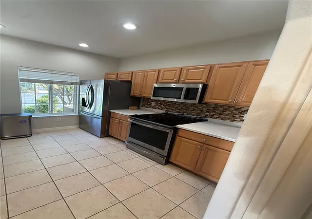 Photo 5 of Townhouse for sale at 12985 Coyote Ln, Venice, FL 34292 | MLS# N6144317 | Listing updated on 2026-07-14