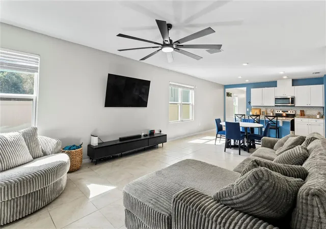Photo 3 of Single family home for sale at 407 Pelham Park Dr, Deland, FL 32720 | MLS# V4949063 | Listing updated on 2026-08-27