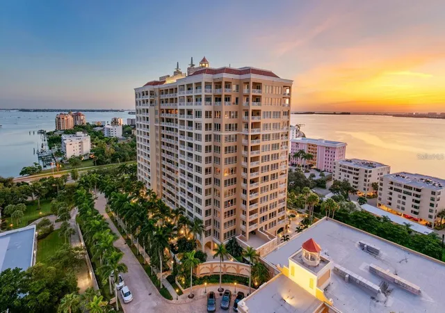 3rd image of 35 Watergate Dr, Sarasota, FL 34236