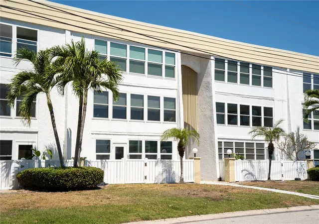 26th image of 661 Poinsettia Ave #108, Clearwater Beach, FL 33767 | MLS# TB8508138