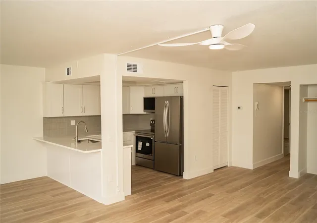 3rd image of 661 Poinsettia Ave, Clearwater, FL 33767