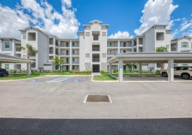 Listing Photo 2 - Condo for sale in building located at 17625 Opal Sand Dr, VENICE, FL 34293 - Unit #304
