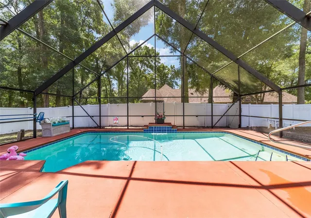 Photo 3 of Single family home for sale at 5300 Ne 2nd Lane, Ocala, FL 34470 | MLS# OM724686 | Listing updated on 2026-09-08