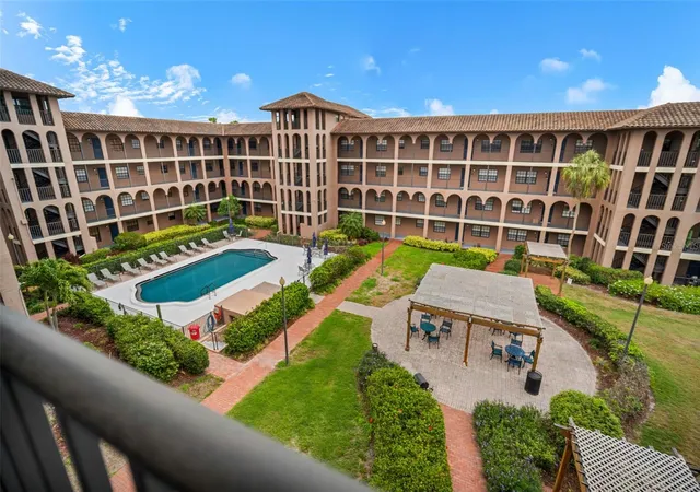 Condo for sale at 6100 Gulfport Blvd S #402, GULFPORT, FL 33707 | MLS# GC540312
