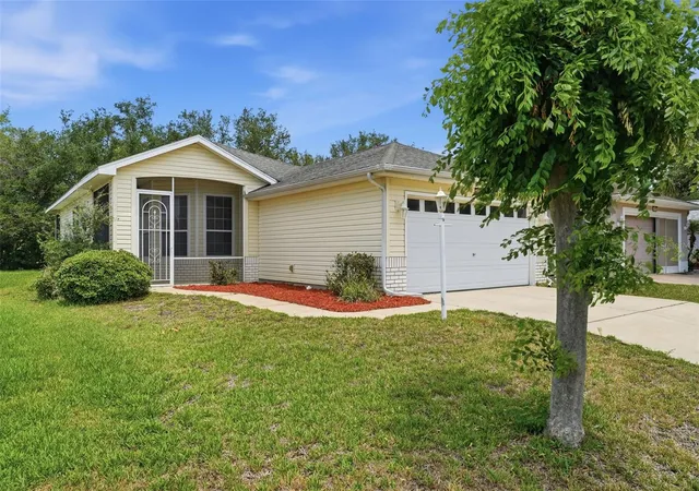 Photo 1 of Single family home for sale at 4962 Rainbow Trout Rd, Tavares, FL 32778 | MLS# G5112324 | Listing updated on 2026-09-29