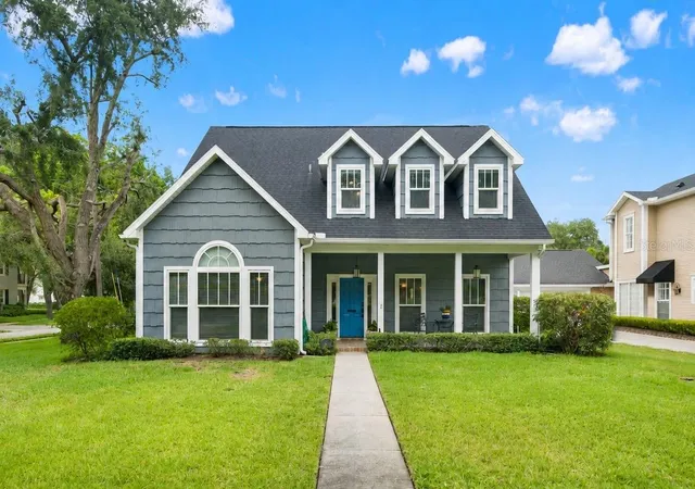 Photo 1 of Single family home for sale at 3233 W Parkland Blvd, Tampa, FL 33609 | MLS# TB8508199 | Listing updated on 2026-10-17