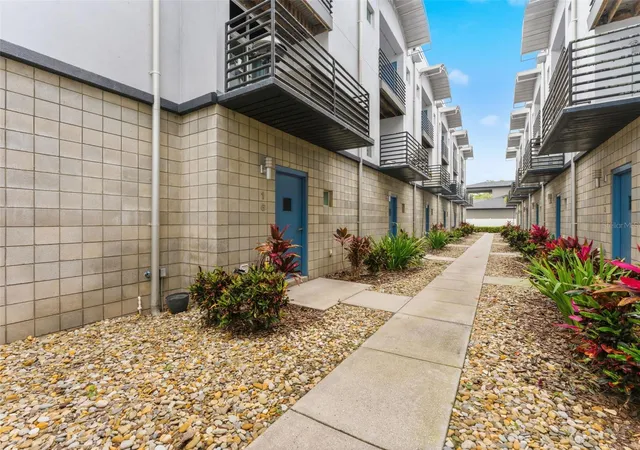 Homes for sale in Tampa, FL | 5008 S Macdill Ave #16, Tampa, FL 33611 | MLS# TB8508216