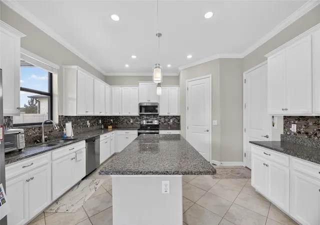 3rd image of 2905 Hilliard Dr, Wesley Chapel, FL 33543 | MLS# TB8508229