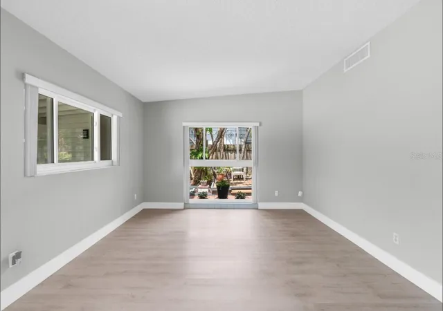 4th image of 2215 Woodcrest Dr, Winter Park, FL 32792 | MLS# O6407540