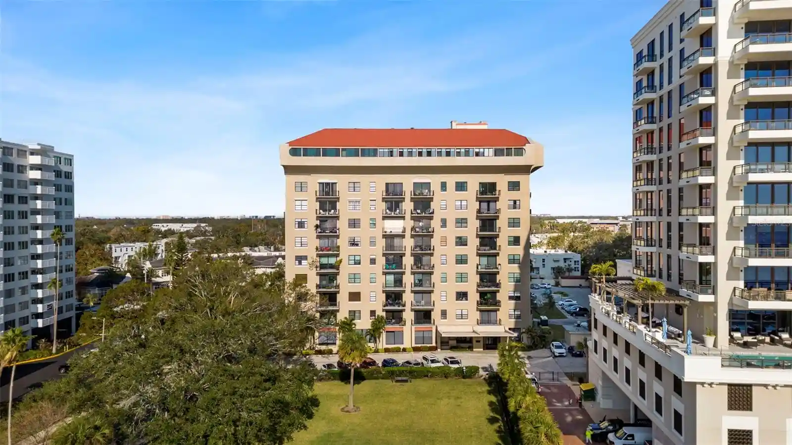 Listing Photo 1 - Condo for sale in 2109 Bayshore Blvd located at 2109 Bayshore Blvd, Tampa, FL 33606 - Unit #205