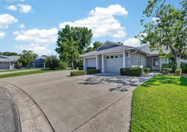 Photo 3 of Single family home for sale at 12 Lake Forest Cir N, Palm Coast, FL 32137 | MLS# FC318516 | Listing updated on 2026-05-31