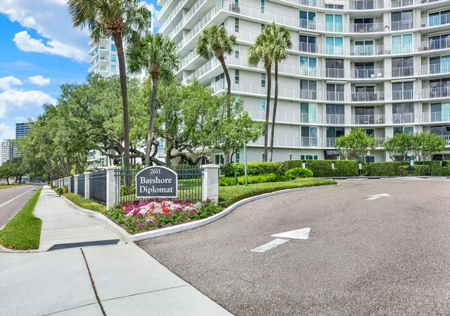 Homes for sale in Tampa, FL | 2611 Bayshore Blvd #304, Tampa, FL 33629 | MLS# TB8508257