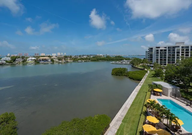 3rd image of 4 Belleview Blvd, Belleair, FL 33756