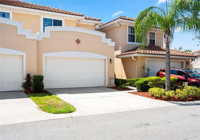 Townhouse for sale at 210 Valencia Cir, ST PETERSBURG, FL 33716 | MLS# TB8508296