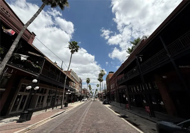 2nd image of 1910 E Palm Ave, TAMPA, FL 33605