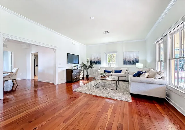 3rd image of 1148 N Grandview St, Mount Dora, FL 32757 | MLS# V4949076