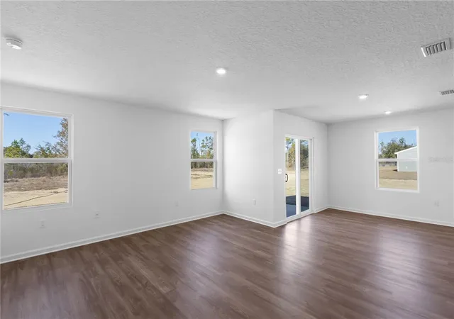 5th image of 14288 Nw 162Nd Pl, Alachua, FL 32615 | MLS# C7526179