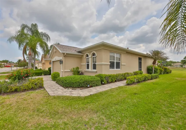 4th image of 1907 Sterling Glen Ct, Sun City Center, FL 33573 | MLS# TB8508330