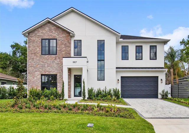 Photo 2 of Single family home for sale at 3807 Pelican Ln, Orlando, FL 32803 | MLS# O6407633 | Listing updated on 2026-10-06