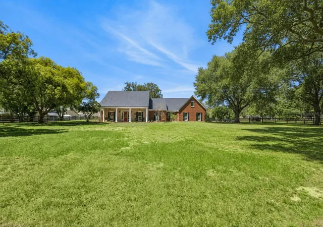 Homes for sale in Montverde, FL | 14951 Thoroughbred Ln, Montverde, FL 34756 | MLS# G5112347