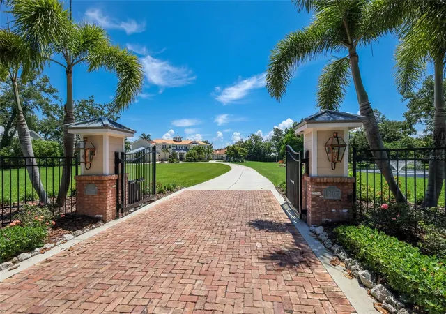 Photo 3 of Mansion for sale at 1707 71st Street Nw, Bradenton, FL 34209 | MLS# A4693529 | Listing updated on 2026-09-01