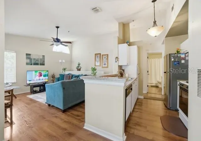 3rd image of 1601 Columbia Arms Cir, Kissimmee, FL 34741