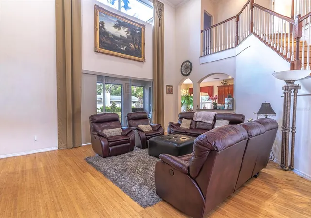 Photo 4 of Single family home for sale at 915 Hickory Frk Dr, Seffner, FL 33584 | MLS# L4961879 | Listing updated on 2026-10-23