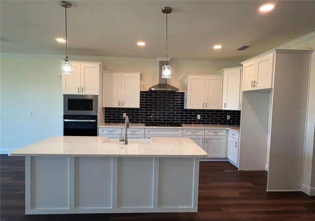 Photo 2 of Single family home for sale at 1062 Sw 67th Street, Gainesville, FL 32607 | MLS# GC540326 | Listing updated on 2026-10-27
