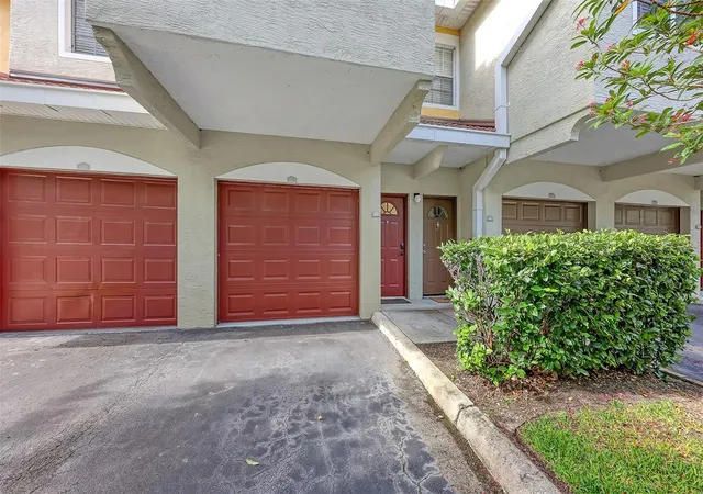 Photo 2 of Townhouse for sale at 5001 Baraldi Cir #22-202, Sarasota, FL 34235 | MLS# A4693538 | Listing updated on 2026-09-08