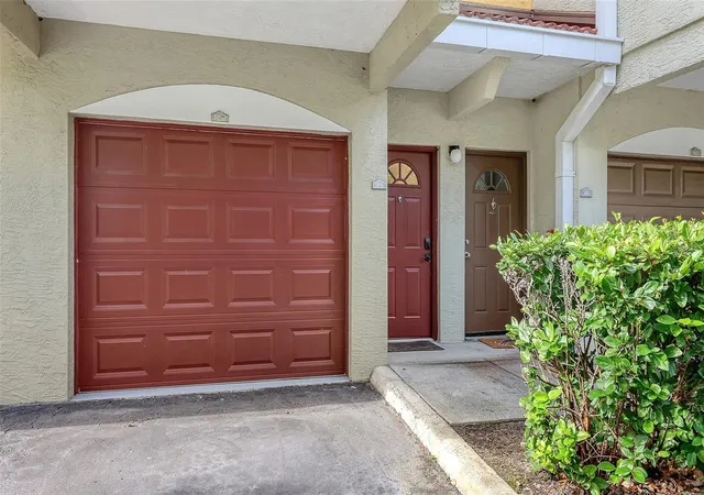Photo 3 of Townhouse for sale at 5001 Baraldi Cir #22-202, Sarasota, FL 34235 | MLS# A4693538 | Listing updated on 2026-09-08