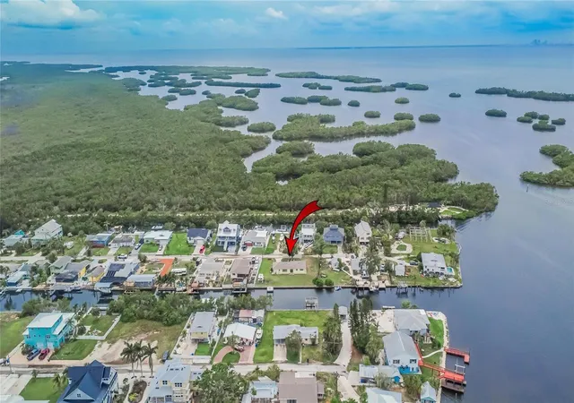 1st image of 814 Seabreeze Dr, Ruskin, FL 33570 | MLS# TB8508370