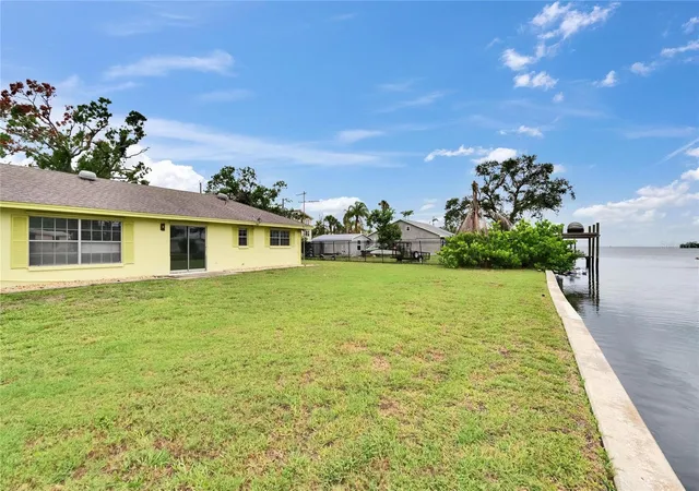 38th image of 814 Seabreeze Dr, Ruskin, FL 33570 | MLS# TB8508370