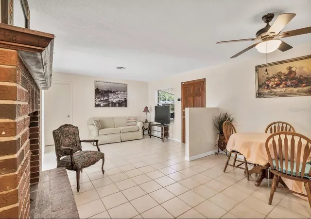Photo 4 of Single family home for sale at 1709 NE 28th Place, Ocala, FL 34470 | MLS# OM724710 | Listing updated on 2026-09-01