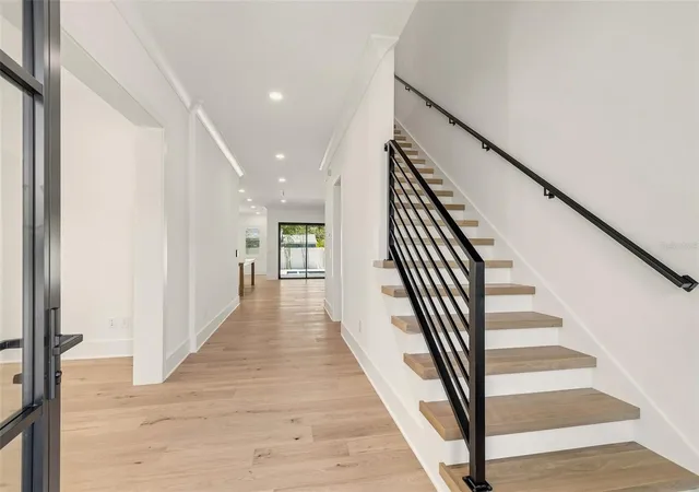 Photo 3 of Single family home for sale at 3605 W Kensington Ave, Tampa, FL 33629 | MLS# TB8508384 | Listing updated on 2026-09-25