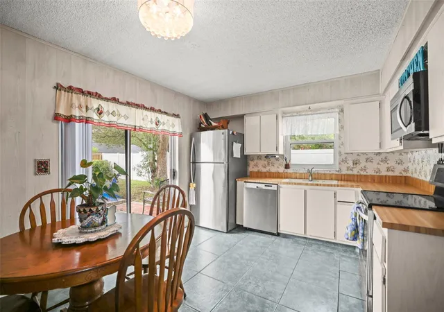Homes for sale in Dunedin, FL | 1613 Greenwood Dr, Dunedin, FL 34698 | MLS# TB8508395