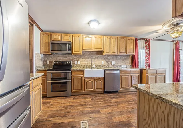 3rd image of 34445 Countryside Dr, Wesley Chapel, FL 33543 | MLS# TB8508406
