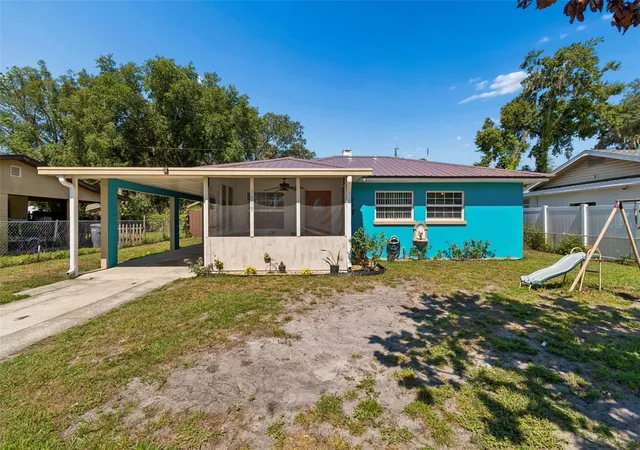 Photo 3 of Single family home for sale at 1038 Canal Dr W, Lakeland, FL 33801 | MLS# L4961882 | Listing updated on 2026-09-28