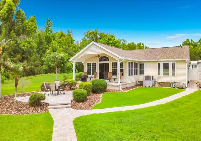 Photo 3 of Manufactured home for sale at 4703 Cassandra Ln, Lakeland, FL 33809 | MLS# G5112357 | Listing updated on 2026-10-08