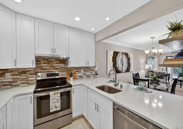 5th image of 731 83Rd Ave N, ST PETERSBURG, FL 33702